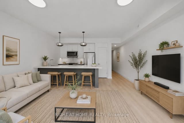 Multiplex at 367 Howland Avenue 2, Toronto, ON M5R 3C1, Toronto C02