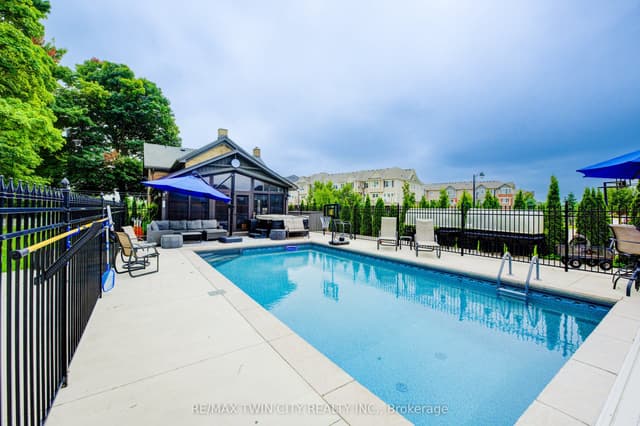 Detached at 920 Orr Court, Kitchener, ON N2R 1R4