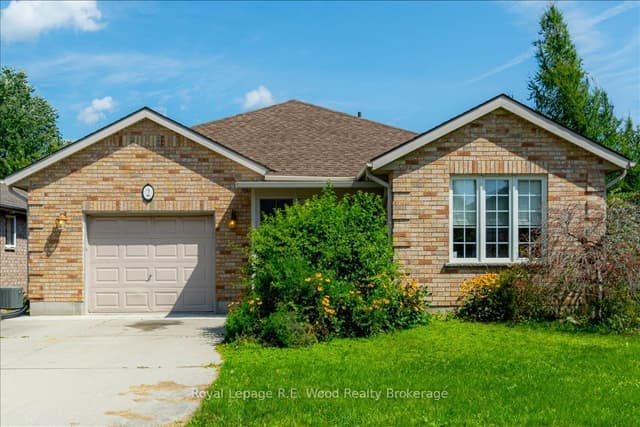 Detached at 2 Oriole Crescent, Woodstock, ON N4T 1T1