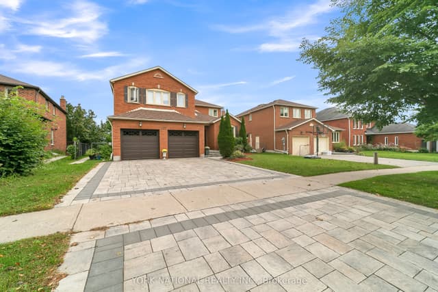 Detached at 277 Kirby Crescent, Newmarket, ON L3X 1H5