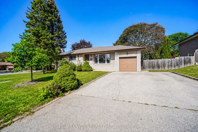 Detached at 50 Roskell Crescent, Toronto, ON M3J 1E1, Toronto W05