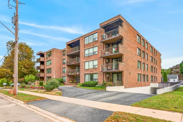 Condo Apartment at 28 Robinson Street N 101, Grimsby, ON L3M 3C9