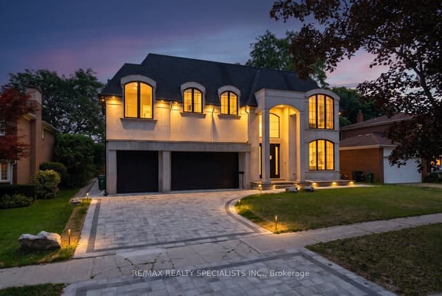 Detached at 95 Lord Seaton Road, Toronto, ON M2P 1K7, Toronto C12