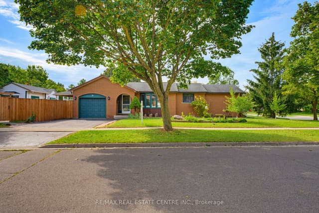 Detached at 35 Windy Ridge Drive, Kitchener, ON N2P 1R9