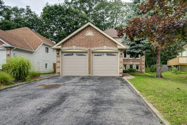 Detached at 68 Dyer Drive, Wasaga Beach, ON L9Z 1E4