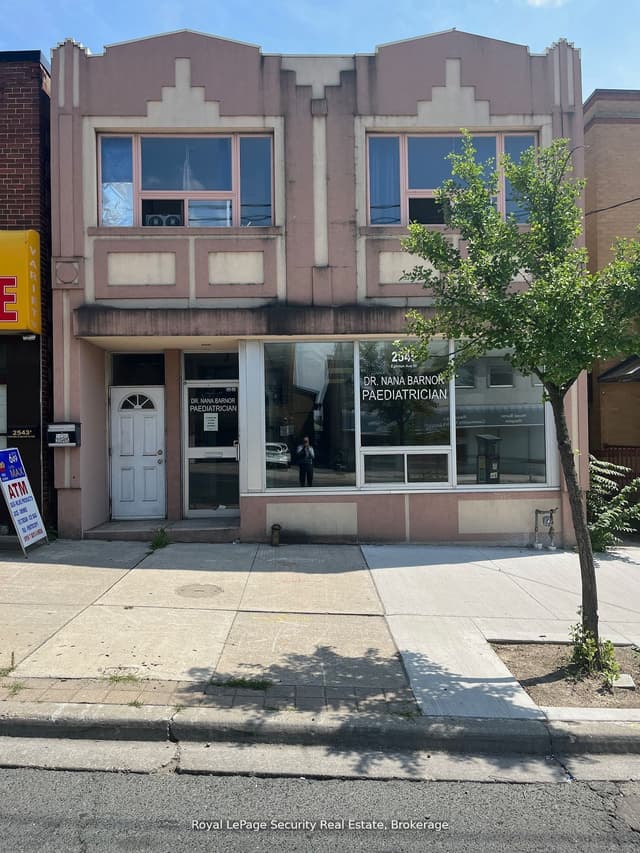 Office at 2545 Eglinton Avenue W, Toronto, ON M6M 1T2, Toronto W03