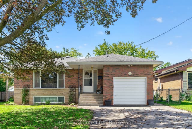 Detached at 8 Plaza Square, Belleville, ON K8N 4J3