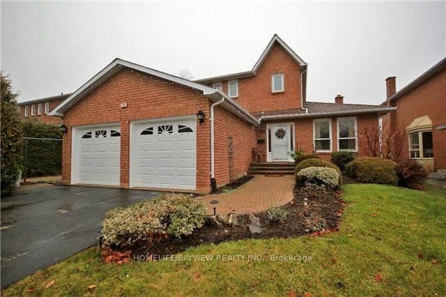 Detached at 128 Heathwood Heights Drive, Aurora, ON L4G 4W1