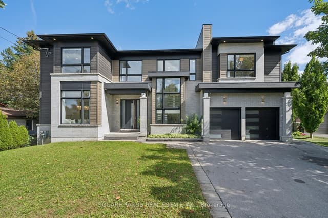 Detached at 21 Montgomery Avenue, Whitby, ON L1M 1A9