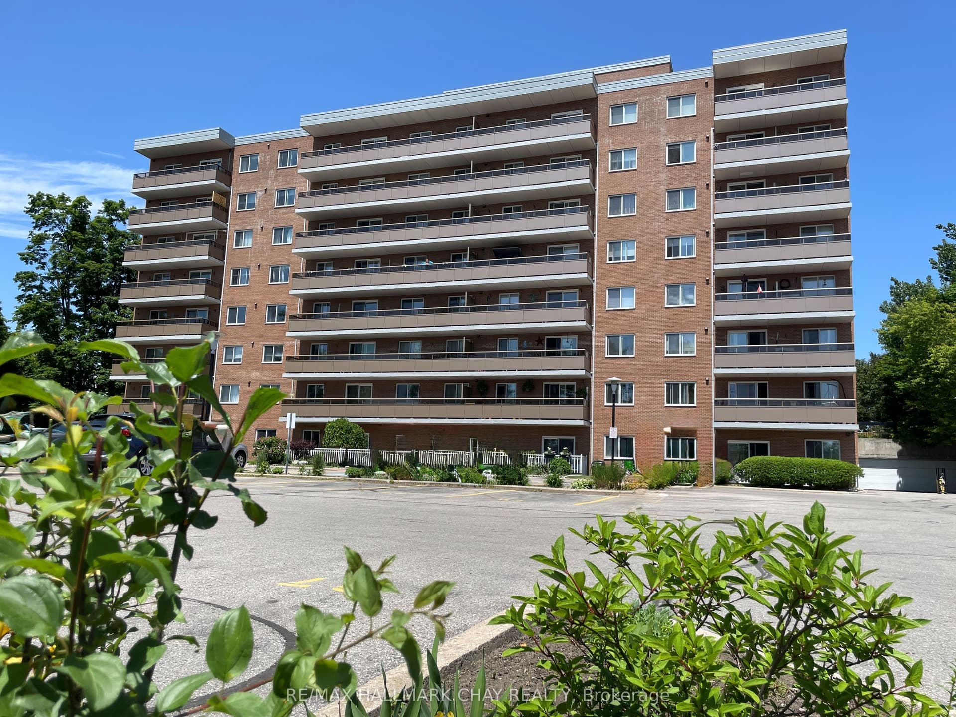 Suite 306 · Floor 3, Unit 306 · 414 Blake St