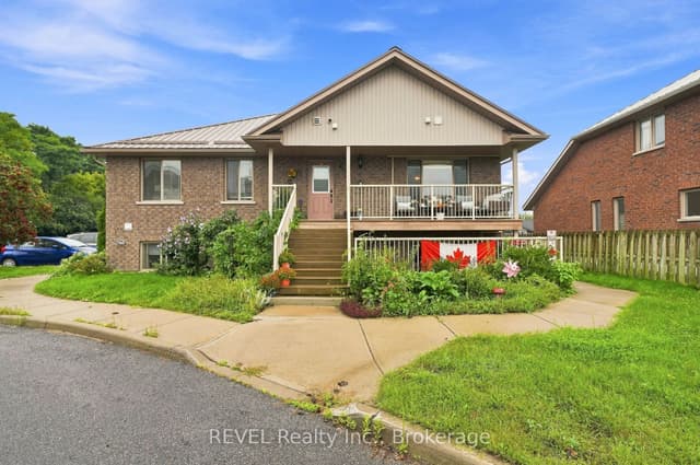 Condo Apartment at 37 Lakebreeze Court 3A, Prince Edward County, ON K0K 3L0