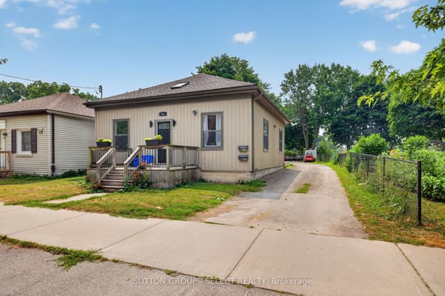 Duplex at 431 South Street, London East, ON N6B 1C1
