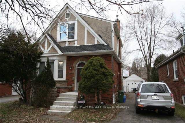 Detached at 28 Hollywood Street N, Hamilton, ON L8S 3K6