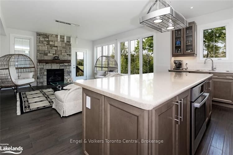 364 Yellow Birch Crescent