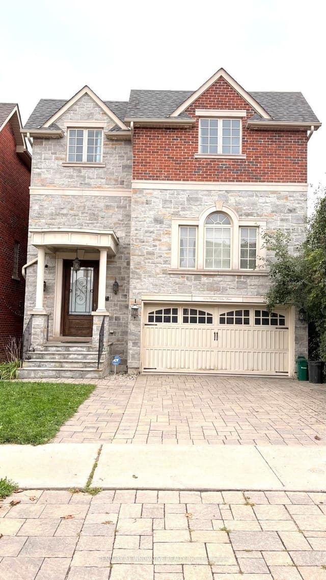 Detached at 111 Royal Palm Drive, Vaughan, ON L4J 8K1