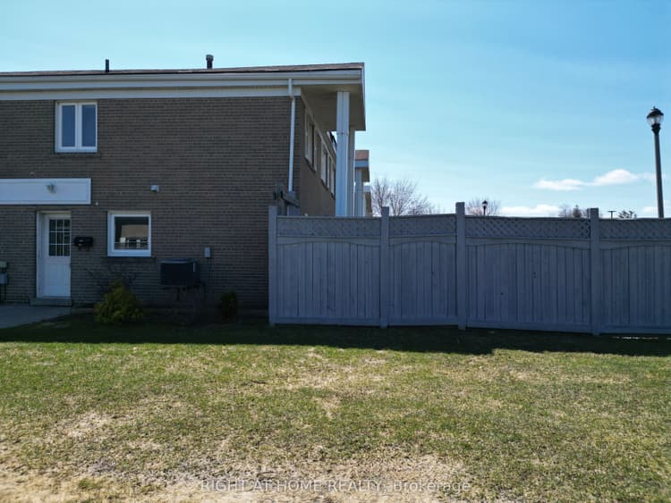 270 Town House Crescent