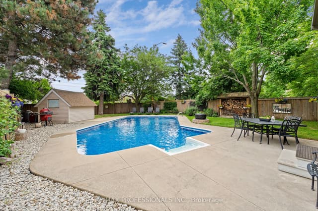 Detached at 6031 Edenwood Drive, Mississauga, ON L5N 2Y6