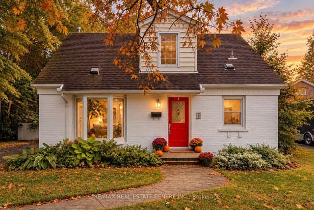 Detached at 4 Lincoln Crescent, Guelph, ON N1E 1Y8
