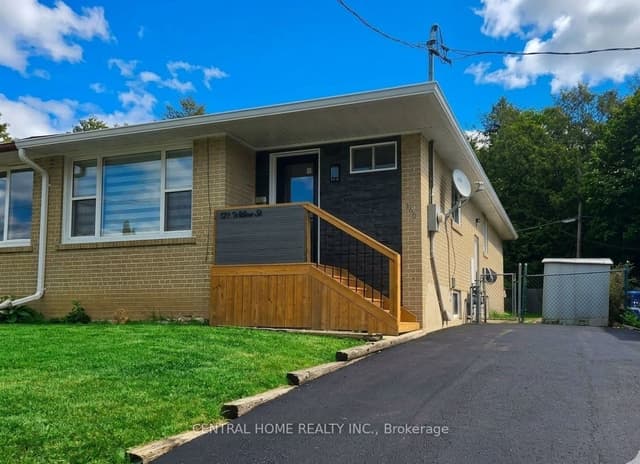 Semi-Detached at 137 Willow Lane, Newmarket, ON L3Y 4J1