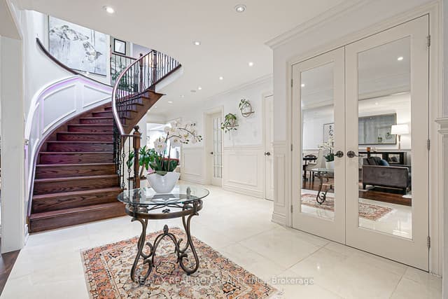 Detached at 9 Hyde Park Drive, Richmond Hill, ON L4B 1V3