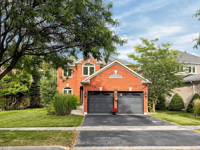 Detached at 81 Pinnacle Trail, Aurora, ON L4G 7G6