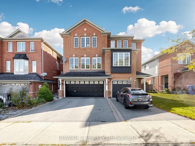Semi-Detached at 61 Millcliff Circle, Aurora, ON L4G 7N9