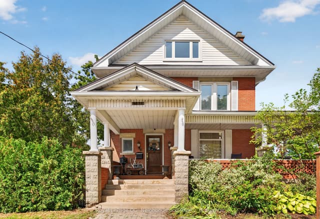 Detached at 6038 Main Street, Whitchurch-Stouffville, ON L4A 1B8