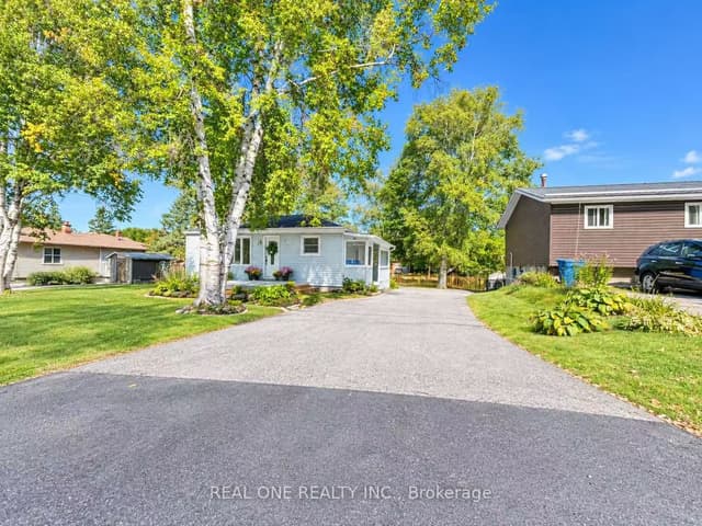 Detached at 24 Main Street, East Gwillimbury, ON L0G 1M0