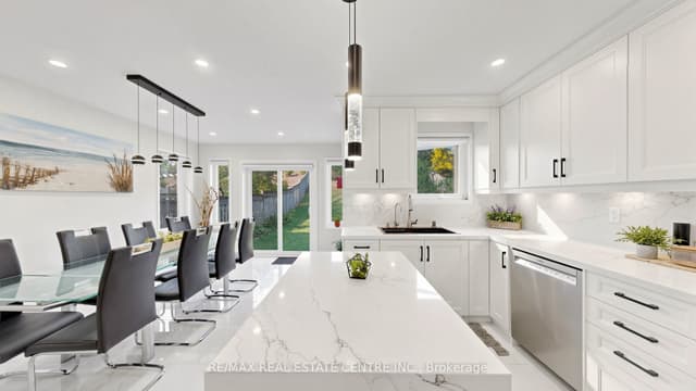 Semi-Detached at 351 Wildgrass Road, Mississauga, ON L5B 4H1