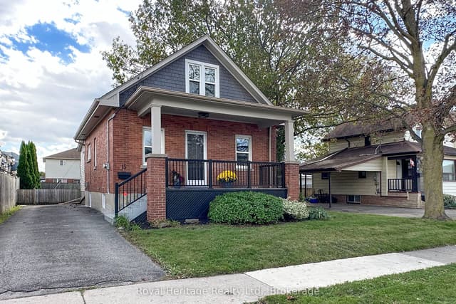 Detached at 15 Russett Avenue, Oshawa, ON L1G 3R4