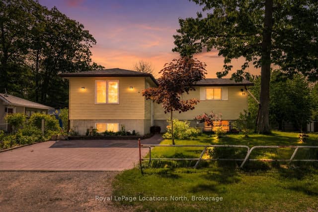 Detached at 77 Laidlaw Street, Wasaga Beach, ON L9Z 2L2