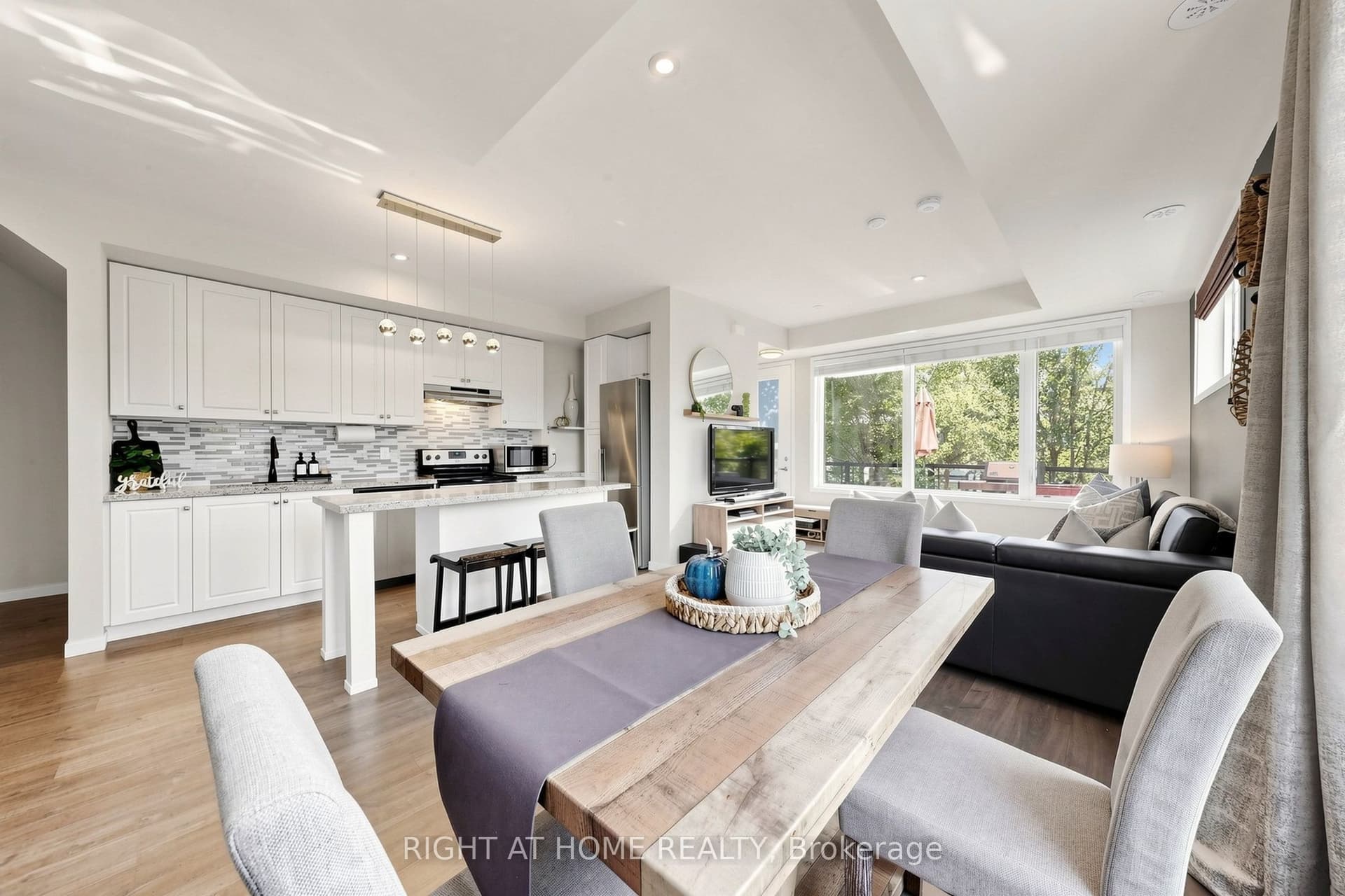 Suite 75, Unit 75 · 400 Alex Gardner Cir