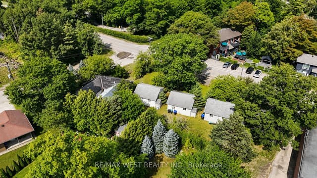 Multiplex at 195 Dunkerron Avenue, Wasaga Beach, ON L9Z 2G8