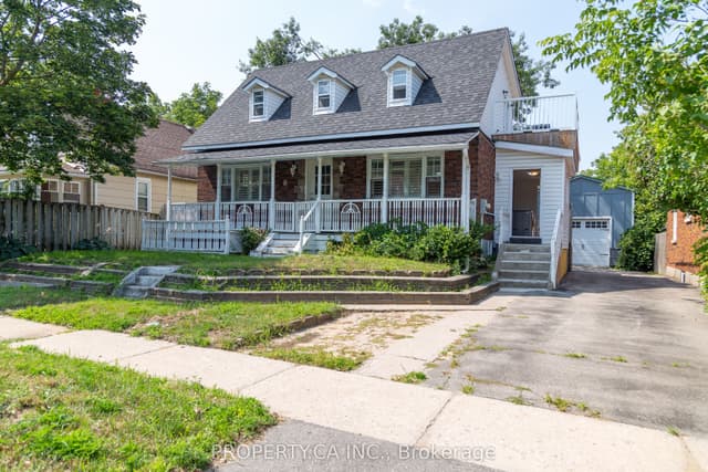 Detached at 8 Dufferin Street, Barrie, ON L4N 2J7