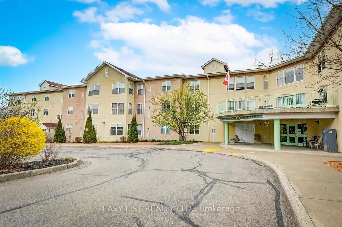 Suite 311 · Floor 3, Unit 311 · 8 Huron St