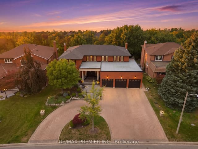 Detached at 98 Cairnburg Place, Vaughan, ON L4L 3L5