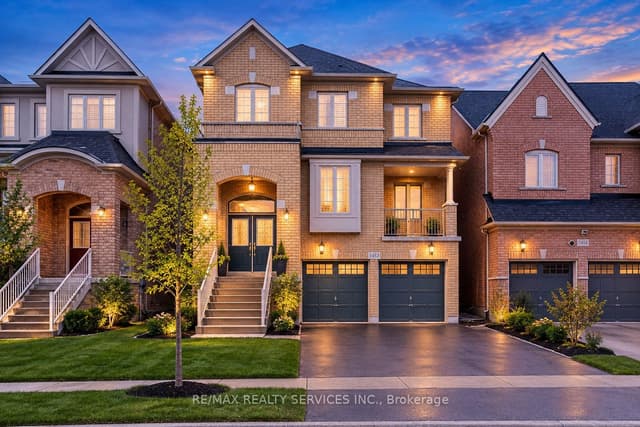 Detached at 5452 Meadowcrest Avenue, Mississauga, ON L5M 0N1