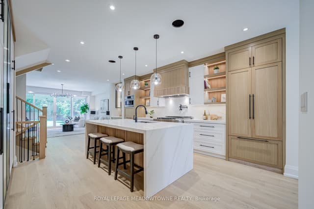Detached at 975 Filmandale Road, Burlington, ON L7T 2Z2