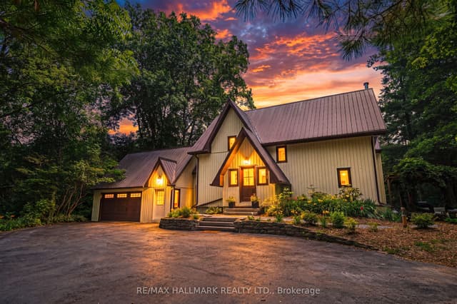 Detached at 1548 Mineral Springs Road, Hamilton, ON L9H 5E3