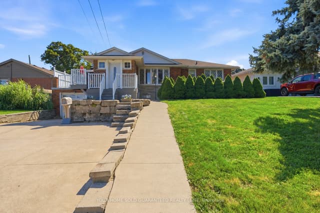 Detached at 13 Lakeside Drive, Grimsby, ON L3M 2K8