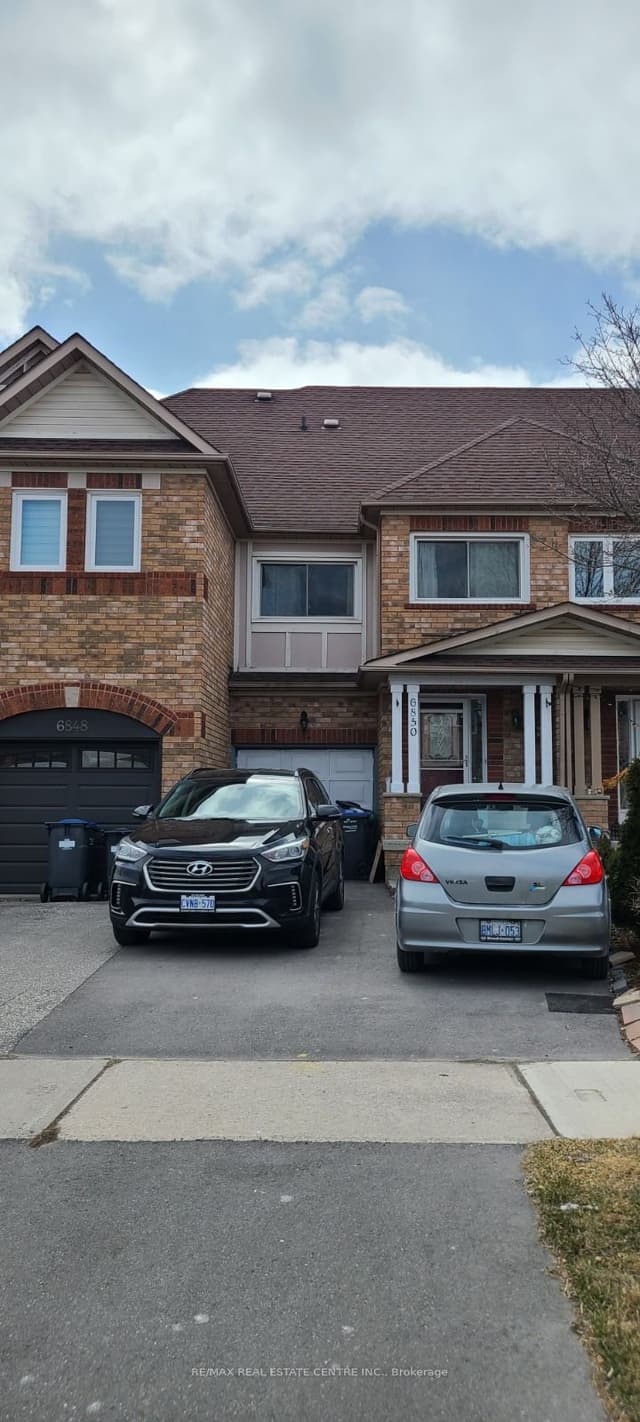 Att/Row/Townhouse at 6850 Dillingwood Drive, Mississauga, ON L5N 6Z9