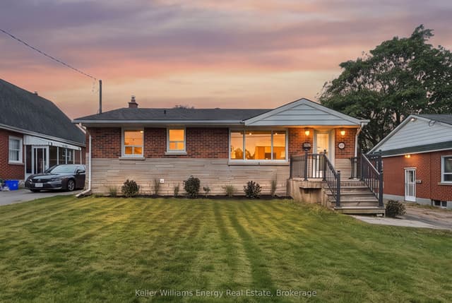 Detached at 54 Eastlawn Street, Oshawa, ON L1H 7J8