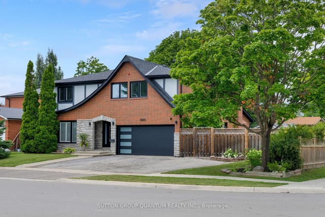 Detached at 1883 Bough Beeches Boulevard, Mississauga, ON L4W 2J8
