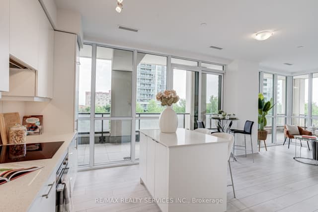 Condo Apartment at 30 Elm Drive W 308, Mississauga, ON L5B 0N6