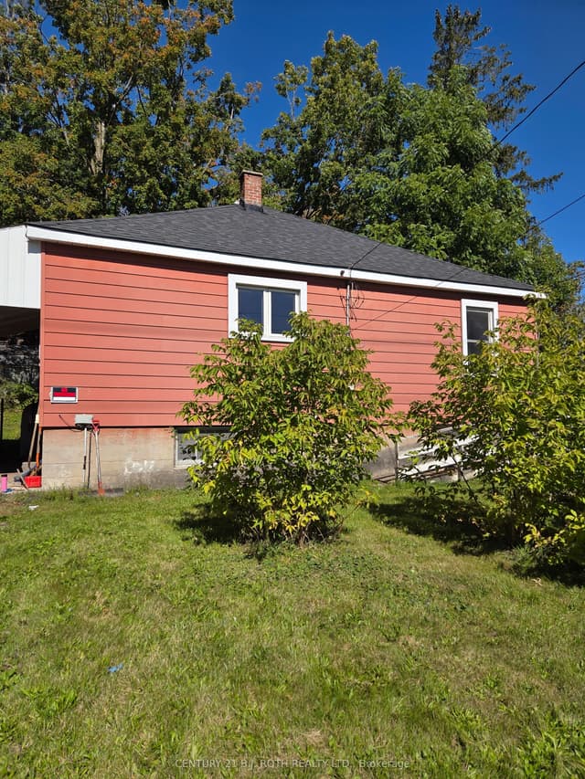 Detached at 79 Frederick Street, Orillia, ON L3V 5W6