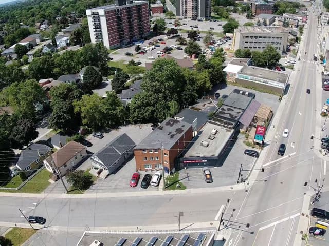 Multiplex at 442 Macdonnell Street, Kingston, ON K7L 4E4