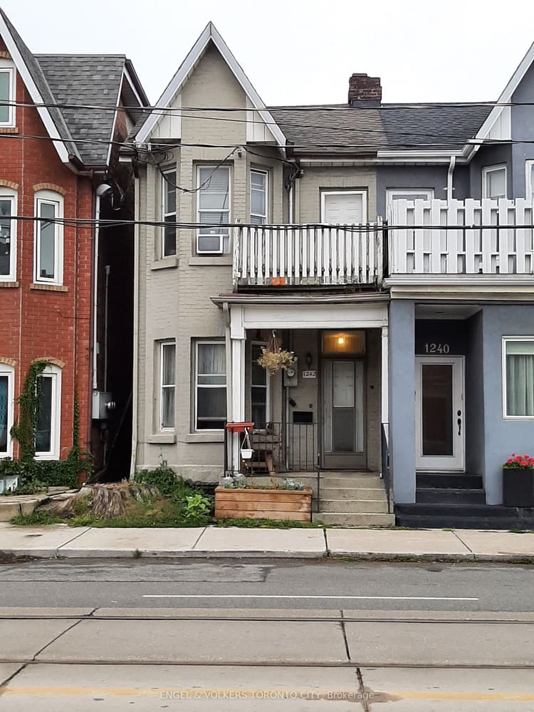 1242 College Street
