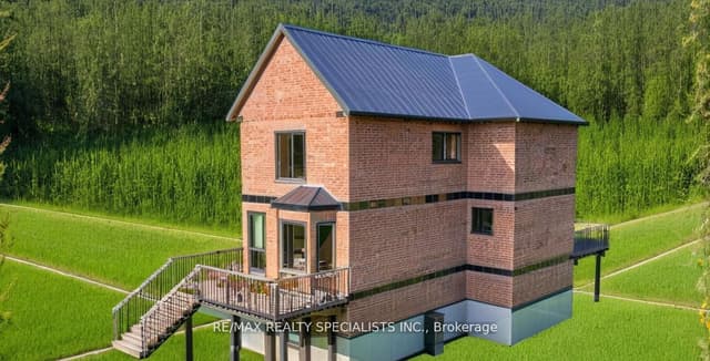 Detached at 19070 Dufferin Street, King, ON L3Y 4V9