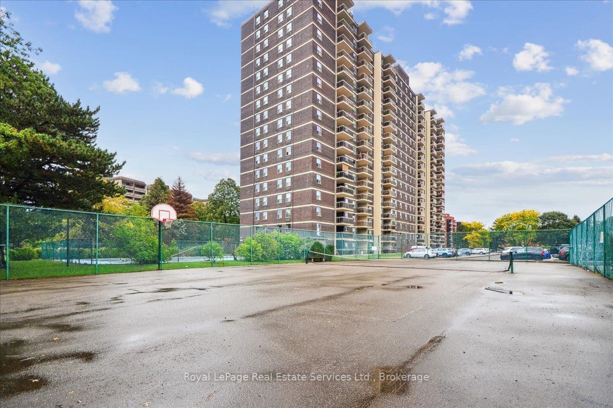Suite 812 · Floor 8, Unit 812 · 966 Inverhouse Dr