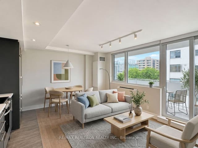 Condo Apartment at 11 Walmer Road 304, Toronto, ON M5R 2W9, Toronto C02
